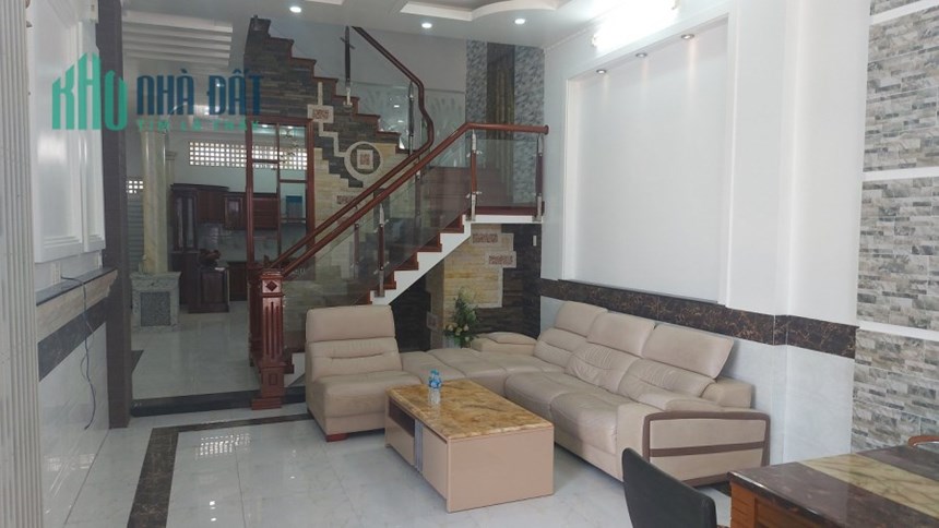 NHÀ GỐC 2MT 138M 1 TRỆT 2 LẦU RẤT ĐẸP TẠI CẦN THƠ 13 TỶ. LH:0966334433
