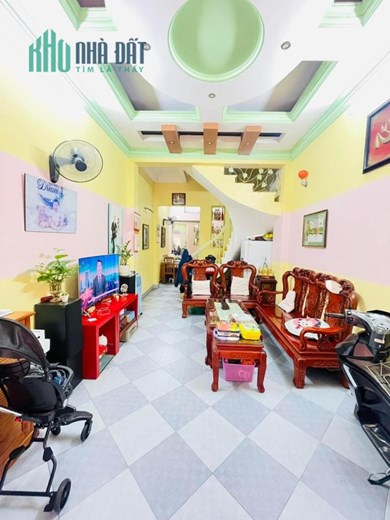 Giáp Nhất - Hàng Sóm Royal City - Nhà Đẹp - Gần Phố - dt 42m x5T- Giá Nhỉnh 4 tỷ