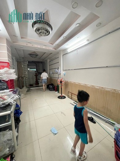 Cho thuê nhà nguyên căn 664/49 Nguyễn Đình Chiểu, P3, Quận 3