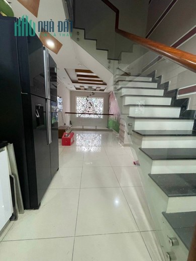 Cho thuê nhà nguyên căn 664/49 Nguyễn Đình Chiểu, P3, Quận 3