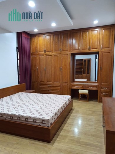 Bán nhà 4 tầng phố Tô Vĩnh Diện, phân lô bàn cờ, hai thoáng, ô tô vào nhà.