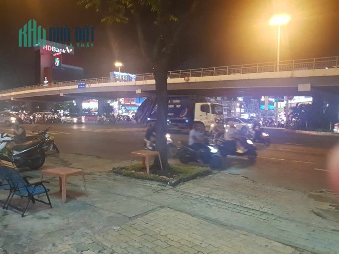 🌟 SIÊU CƠ HỘI CHO THUÊ MẶT TIỀN KINH DOANH TẠI HÀNG XANH - GIÁ CỰC KỲ ƯU ĐÃI! 📣 CHỈ 18
