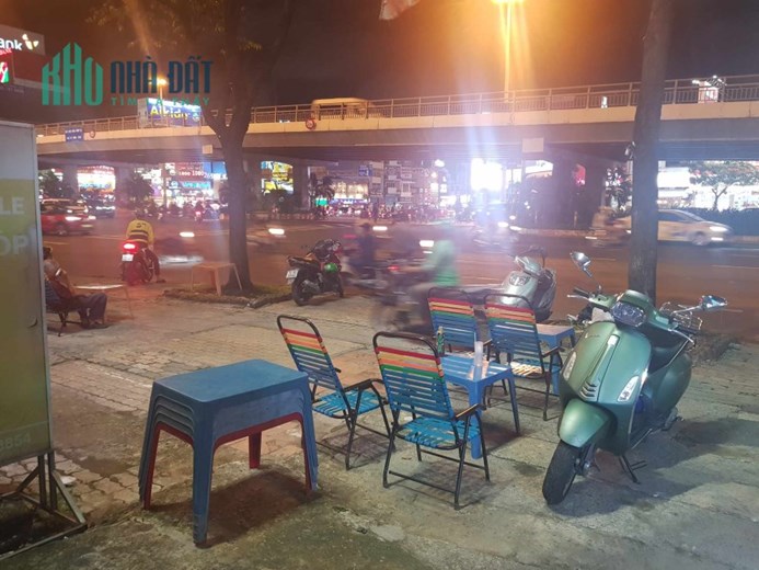 🌟 SIÊU CƠ HỘI CHO THUÊ MẶT TIỀN KINH DOANH TẠI HÀNG XANH - GIÁ CỰC KỲ ƯU ĐÃI! 📣 CHỈ 18