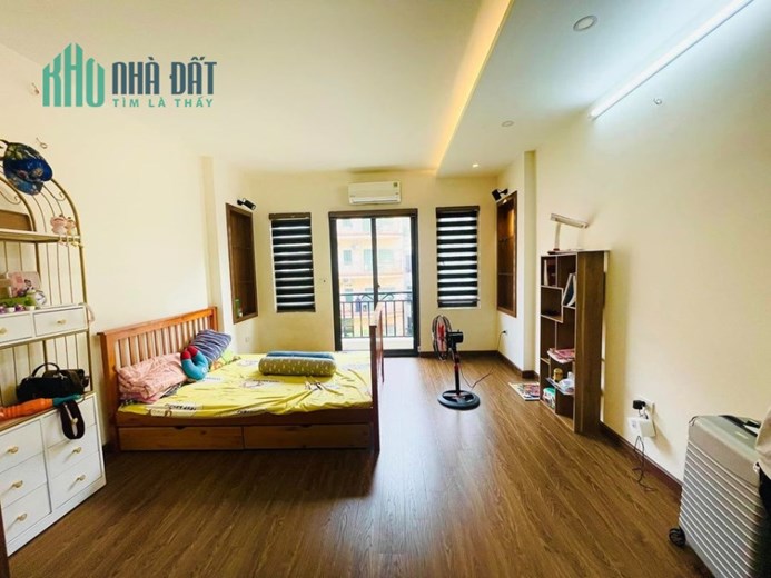 BÁN NHÀ PHỐ NGUYỄN CHÍ THANH 80M , 6 TẦNG, MT: 6,5M. GIÁ 15,5 TỶ