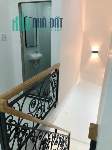 Bán nhà 2 tầng 5x11m nguyễn hữu cảnh sát lanmark81 giá chỉ 4.7 tỷ