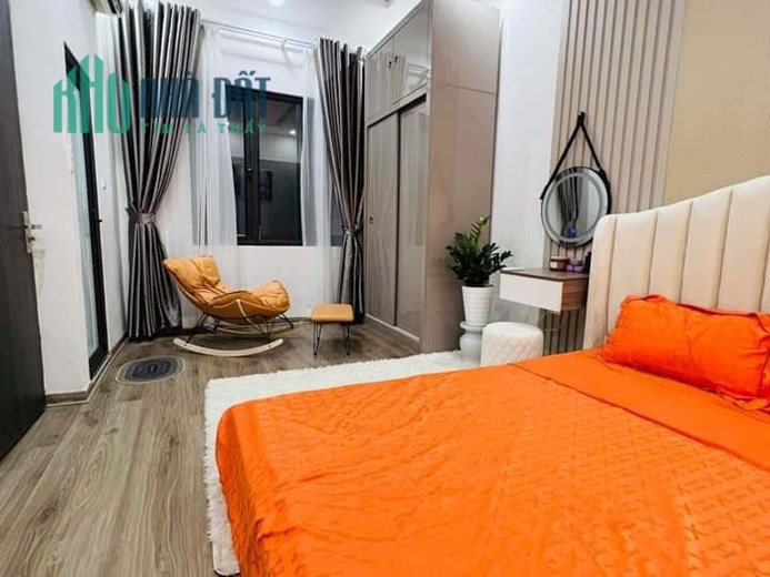 Bán Nhà Ngõ 175 Thịnh Quang 21/24m2 tầng 1 x 5 tầng, từ tầng 2 là 26m2, nhà mới ở ngay nội thất