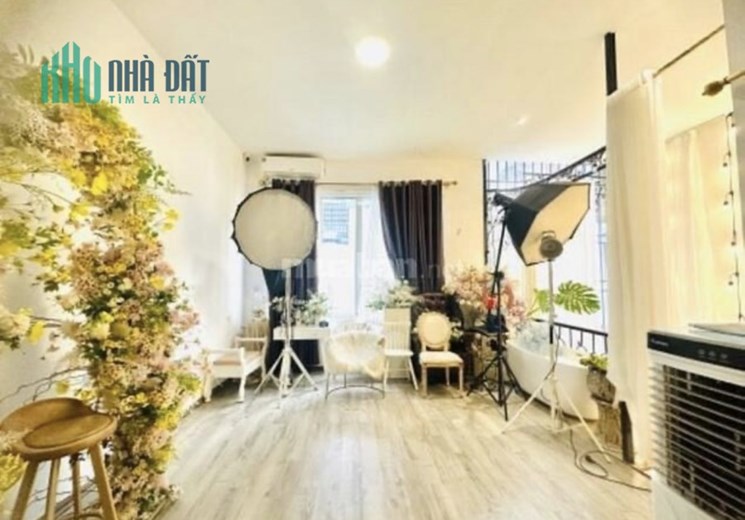 thuê nhà Thịnh Quang , Đống Đa 40mx4T oto KD spa online mới đẹp ở ngay giá rẻ
hơn 10 tr