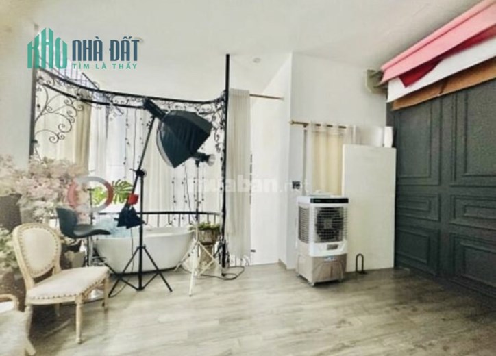 thuê nhà Thịnh Quang , Đống Đa 40mx4T oto KD spa online mới đẹp ở ngay giá rẻ
hơn 10 tr
