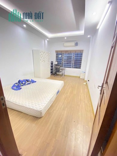 Cho thuê nhà Yên Hoà, Nguyễn Khang CG 40mx5T 4pn thông sàn mới tinh hơn 10 tr ở ngay