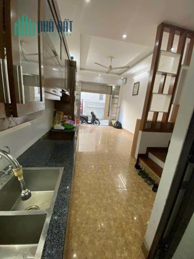 Cho thuê nhà Yên Hoà, Nguyễn Khang CG 40mx5T 4pn thông sàn mới tinh hơn 10 tr ở ngay