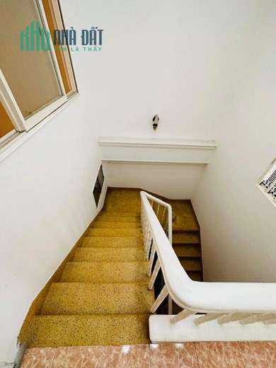 LÊ VĂN SỸ QUẬN 3 - Ô TÔ VÔ NHÀ - 82M - NGANG 4M
 ĐẸP - 3 TẦNG + SÂN THƯỢNG BTCT - HIẾM NHÀ BÁN -