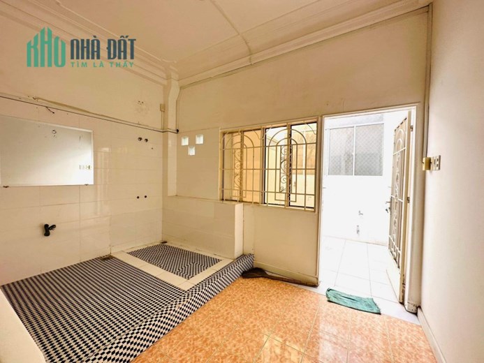 LÊ VĂN SỸ QUẬN 3 - Ô TÔ VÔ NHÀ - 82M - NGANG 4M
 ĐẸP - 3 TẦNG + SÂN THƯỢNG BTCT - HIẾM NHÀ BÁN -