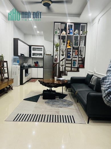 Bán nhà Đường Thịnh Quang full nội thất lô góc 35m2 6Tg MT 4,3m chỉ 6,2 tỷ.