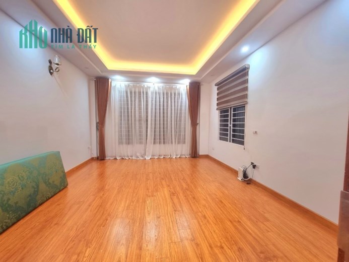 Bán nhà Đường Thịnh Quang full nội thất lô góc 35m2 6Tg MT 4,3m chỉ 6,2 tỷ.