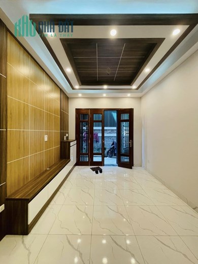 NHÀ THIẾT KẾ HIỆN ĐẠI FULL NỘI THẤT SÁT PHỐ 33M2 5 TẦNG NHỈNH 3 TỶ GIÁP NHỊ