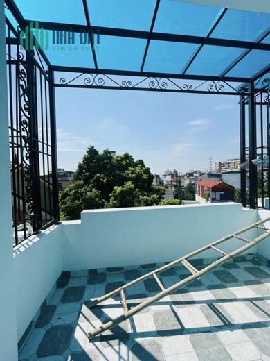 NHÀ THIẾT KẾ HIỆN ĐẠI FULL NỘI THẤT SÁT PHỐ 33M2 5 TẦNG NHỈNH 3 TỶ GIÁP NHỊ