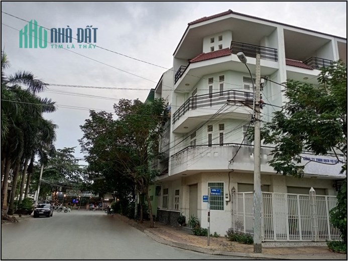 Bán rẻ nhà phố góc 2 mặt tiền 9 x 17.5m Bùi Minh Trực trung tâm Q8 TP.HCM