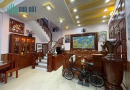 🔥N.hà #Thạch_Bàn 35m2, 5 tầng, dân xây chắc chắn, 3 bước ra ô tô, nhỉnh 3 tỷ.
♦️S.ổ phân lô, giao