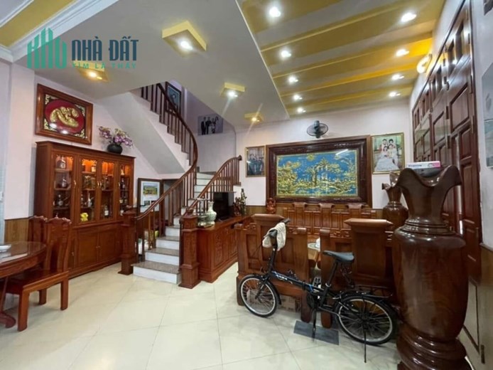 🔥N.hà #Thạch_Bàn 35m2, 5 tầng, dân xây chắc chắn, 3 bước ra ô tô, nhỉnh 3 tỷ.
♦️S.ổ phân lô, giao