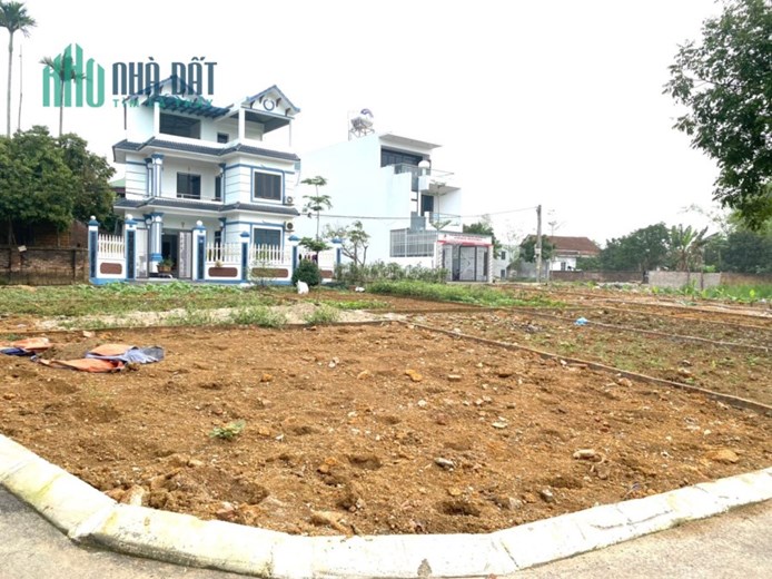 Nhỉnh tỷ có lô góc 76m xuất sác nhất thôn 3 Tân Xã
Giá tháng cực kỳ yêu thương - Di chuyển ra