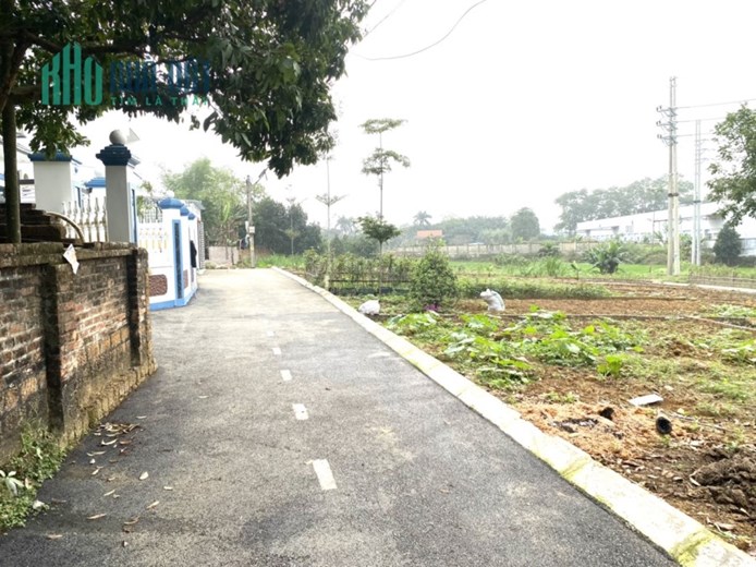 Nhỉnh tỷ có lô góc 76m xuất sác nhất thôn 3 Tân Xã
Giá tháng cực kỳ yêu thương - Di chuyển ra