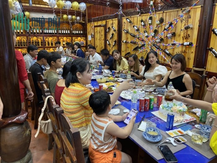 Bình Dương, HOT HOT ! SANG NHÀ HÀNG PHONG CÁCH HẦM RƯỢU CHÂU ÂU TẠI BẾN CÁT, Tel : 0833344990