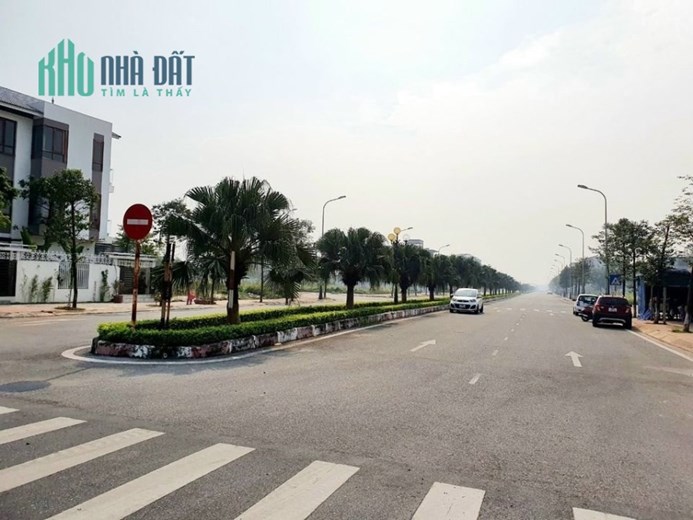 Bán 73.4m2 đất đường Đinh Tiên Hoàng, Khai Quang, Vĩnh Yên,Giá 3 tỷ.Liên hệ: 0986.454.393