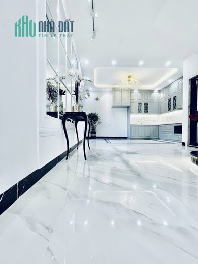 Bán nhà đường Nguyễn Phong Sắc, DT 65m2, MT 5m, nhà đẹp, full NT, thang máy, 13.5 tỷ