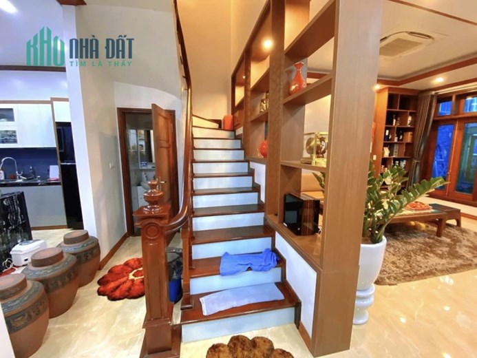 Ngõ Trần Thái Tông 77m², 8 tầng, MT 4.1m, giá 16.5 tỷ Cầu Giấy. Mua liên hệ: O94lO7l689