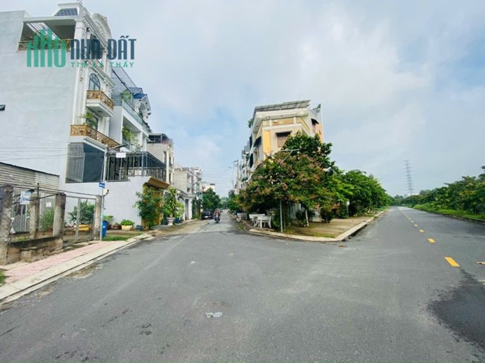 Cần bán Nhà 4 Tầng hẻm 8m đường Lê Văn Chí, P. Linh Trung, 74m², Giá 8.5 Tỷ -