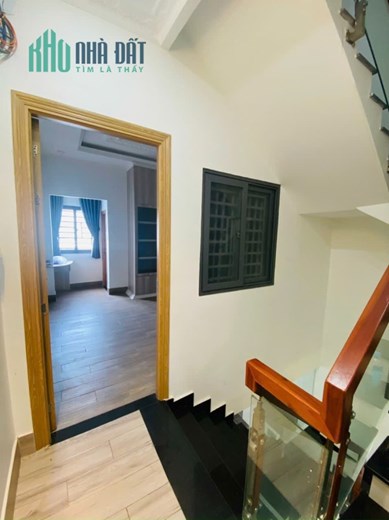 Cần bán Nhà 4 Tầng hẻm 8m đường Lê Văn Chí, P. Linh Trung, 74m², Giá 8.5 Tỷ -