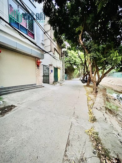 Bán đất Khuyến Lương, Hoàng Mai, tặng nhà 4 tầng vẫn ở tốt, gần ô tô tránh 35 m2, chỉ 3 tỷ