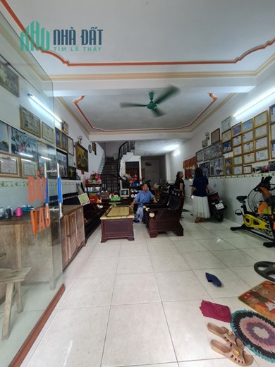Bán nhà 3 tầng Mậu lâm ,Khai Quang , Vĩnh Yên - Giá 3,2x tỷ .Liên hệ: 0986.454.393 - 0986.797.222