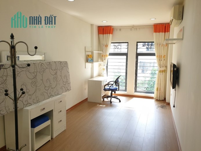 Cho thuê Nhà Hoàng Hoa Thám, Ba Đình 35mx5T 3pn đẹp ở ngay hơn 10 tr kho kd on