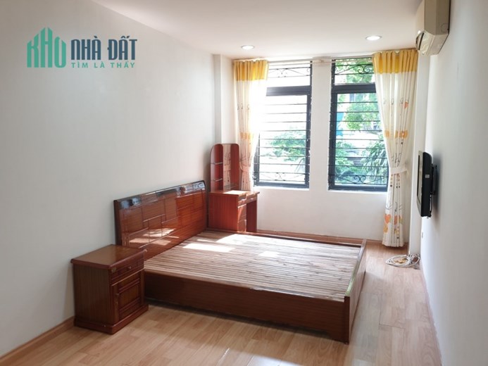 Cho thuê Nhà Hoàng Hoa Thám, Ba Đình 35mx5T 3pn đẹp ở ngay hơn 10 tr kho kd on