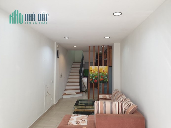 Cho thuê Nhà Hoàng Hoa Thám, Ba Đình 35mx5T 3pn đẹp ở ngay hơn 10 tr kho kd on