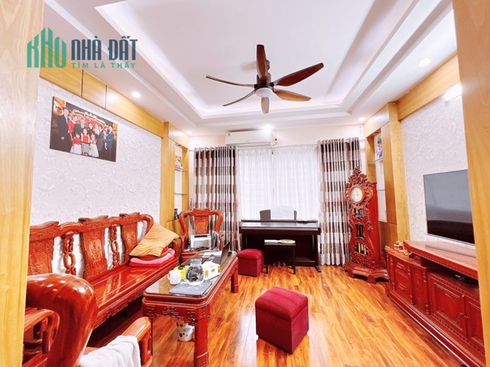 Bán nhà phố Nguyễn Chí Thanh, 30m ô tô tránh, 2 thoáng, nhà đẹp,50m , 3PN, nhỉnh 6 tỷ