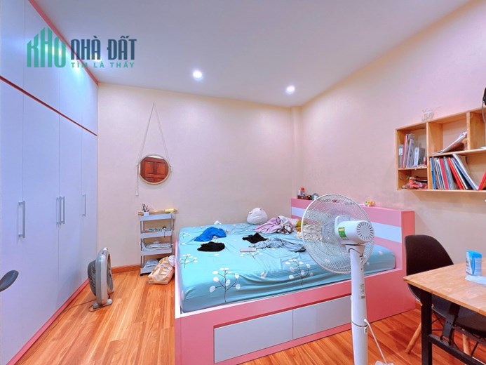 Bán nhà phố Nguyễn Chí Thanh, 30m ô tô tránh, 2 thoáng, nhà đẹp,50m , 3PN, nhỉnh 6 tỷ