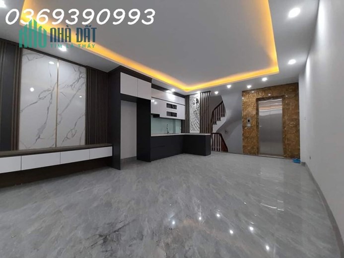 Chào đón tháng 8 rực rỡ với siêu phẩm nhà 6 tầng tại Kim Giang, giá chỉ 6 tỷ 500tr