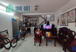 BÁN NHÀ 5 TẦNG MỚI CỨNG,SAU KHÁCH SẠN MARRIOTT - NAM TỪ LIÊM, CHỈ HƠN 3 TỶ