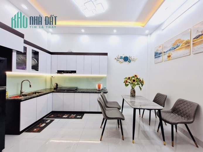 BÁN NHÀ SIÊU PHẨM CẦU GIẤY – NHÀ ĐẸP KHÔNG TỲ VẾT – 53M2 X  4 TẦNG X 6.25 tỷ