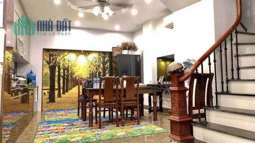 Cho thuê nhà, HGĐ, VP, 40m2, 4T, 3N, đủ đồ, Xuân La, thang máy.
