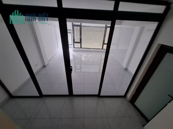 Cần Tìm Người Thuê Nhà Riêng Biệt  Mặt bằng KD mặt Đường ven sông Lừ , quận Đống Đa