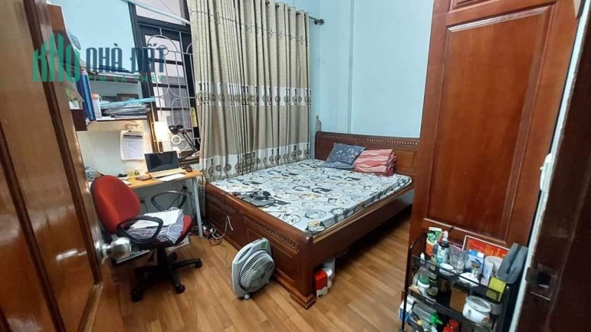 BÁN NHÀ 4 TẦNG CHƯA ĐẾN 4 TỶ, KIẾN TRÚC HIỆN ĐẠI TRONG NGÕ PHỐ LÊ LỢI HÀ ĐÔNG