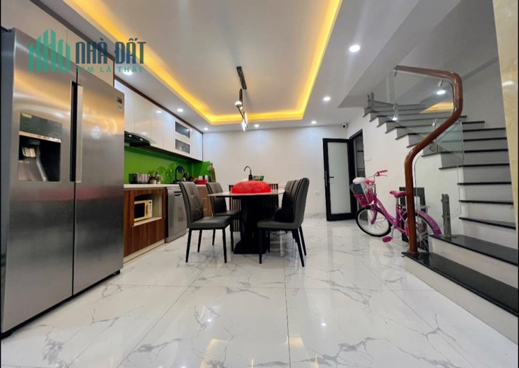 Bán nhà phố Đặng Văn Ngữ, ngõ nông, rộng, ô tô gần, nhà dân xây, 40m, 3PN, 4.1 tỷ