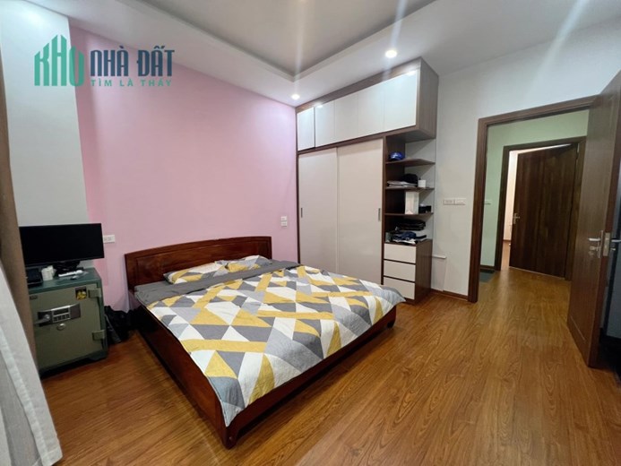 Bán nhà phố Đặng Văn Ngữ, ngõ nông, rộng, ô tô gần, nhà dân xây, 40m, 3PN, 4.1 tỷ