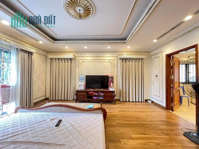 Bán Nhà BT Tây Mỗ, Ô Tô, Vỉa Hè , Kinh Doanh, Văn phòng, Tặng Nội Thất. DT 165mx 3T. Giá 15.5 Tỷ.