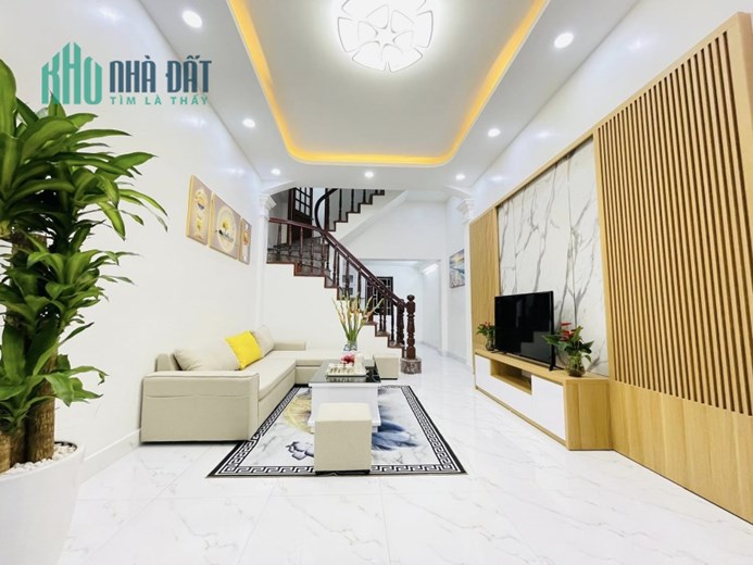 NHÀ PHỐ THỤY KHUÊ TÂY HỒ  DT: 55M2 5 TẦNG MT4.7M  4 PHÒNG NGỦ GIÁ: 6.25 TỶ  QUẬN TÂY HỒ + FUN NỘI