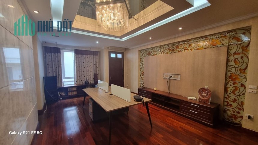 Bán nhà Đầm Trấu Hai Bà Trưng, 110m2, 4T, MT 5M, Ô tô vào nhà giá 19,x tỷ