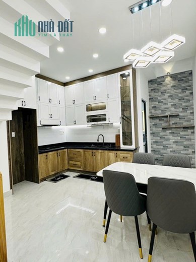 SIÊU PHẨM OTO NGỦ TRONG NHÀ NGAY NGÃ TƯ BẢY HIỀN GIÁP TRUNG TÂM Q3-10.